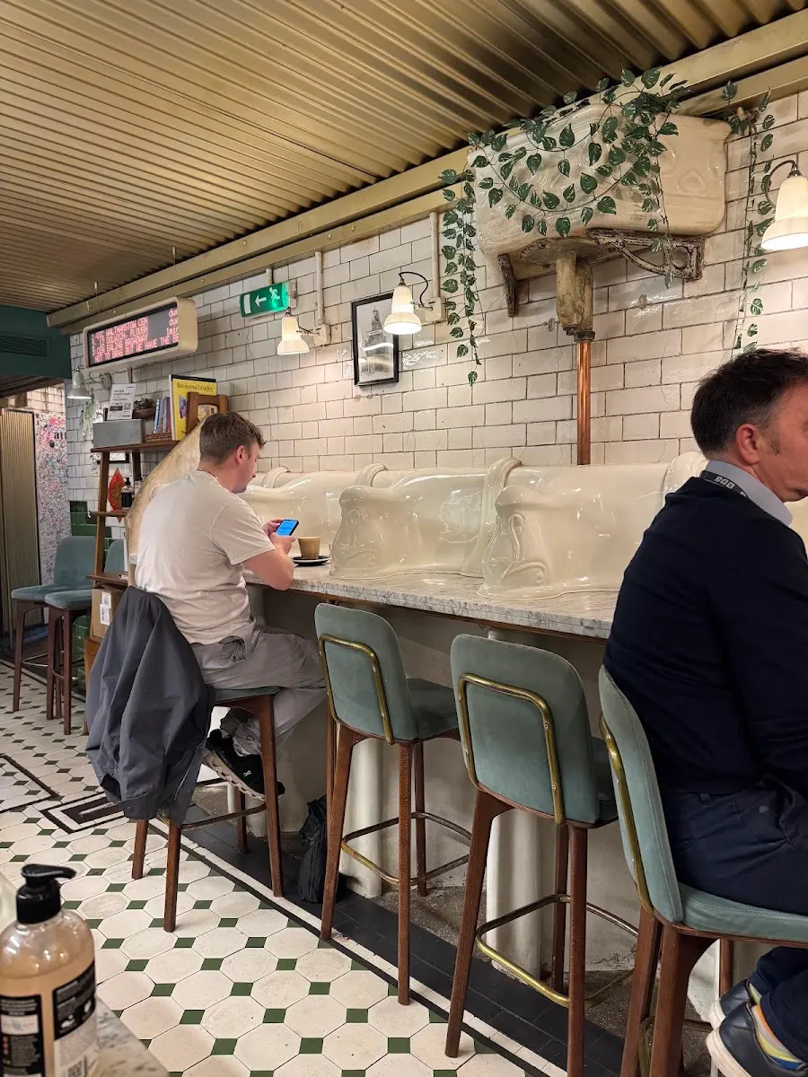 Attendant (Fitzrovia) photo 5