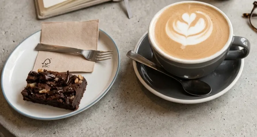 BALOTT COFFEE SHOP interior