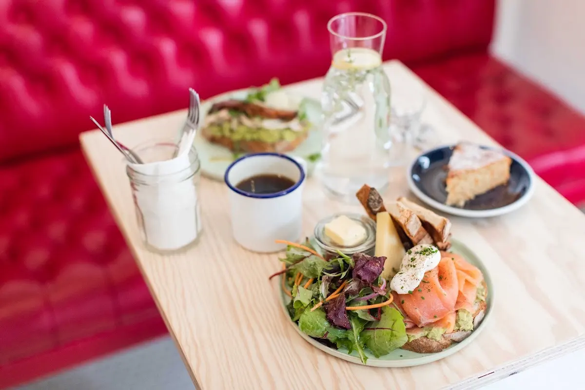 Birdie Food & Coffee interior
