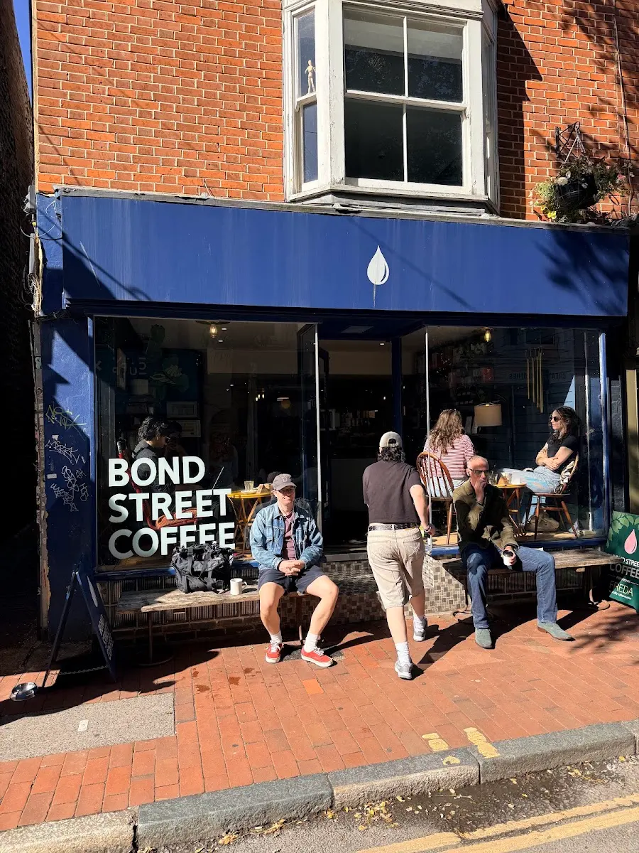 BOND ST. COFFEE interior