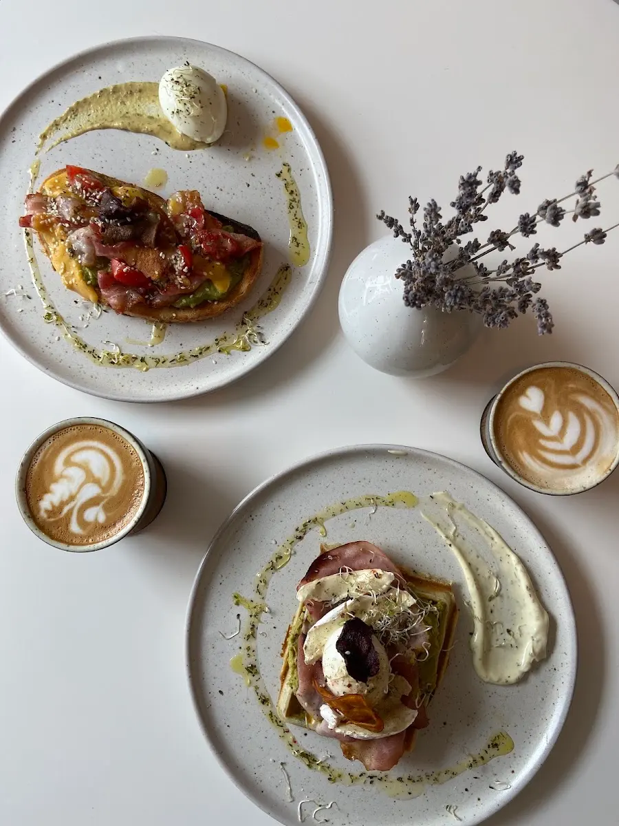 Charlie's Specialty Coffee interior