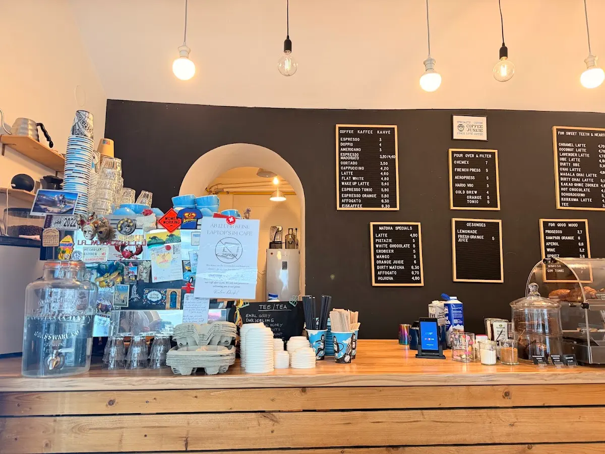 Coffee Junkie Pilgramgasse photo 4