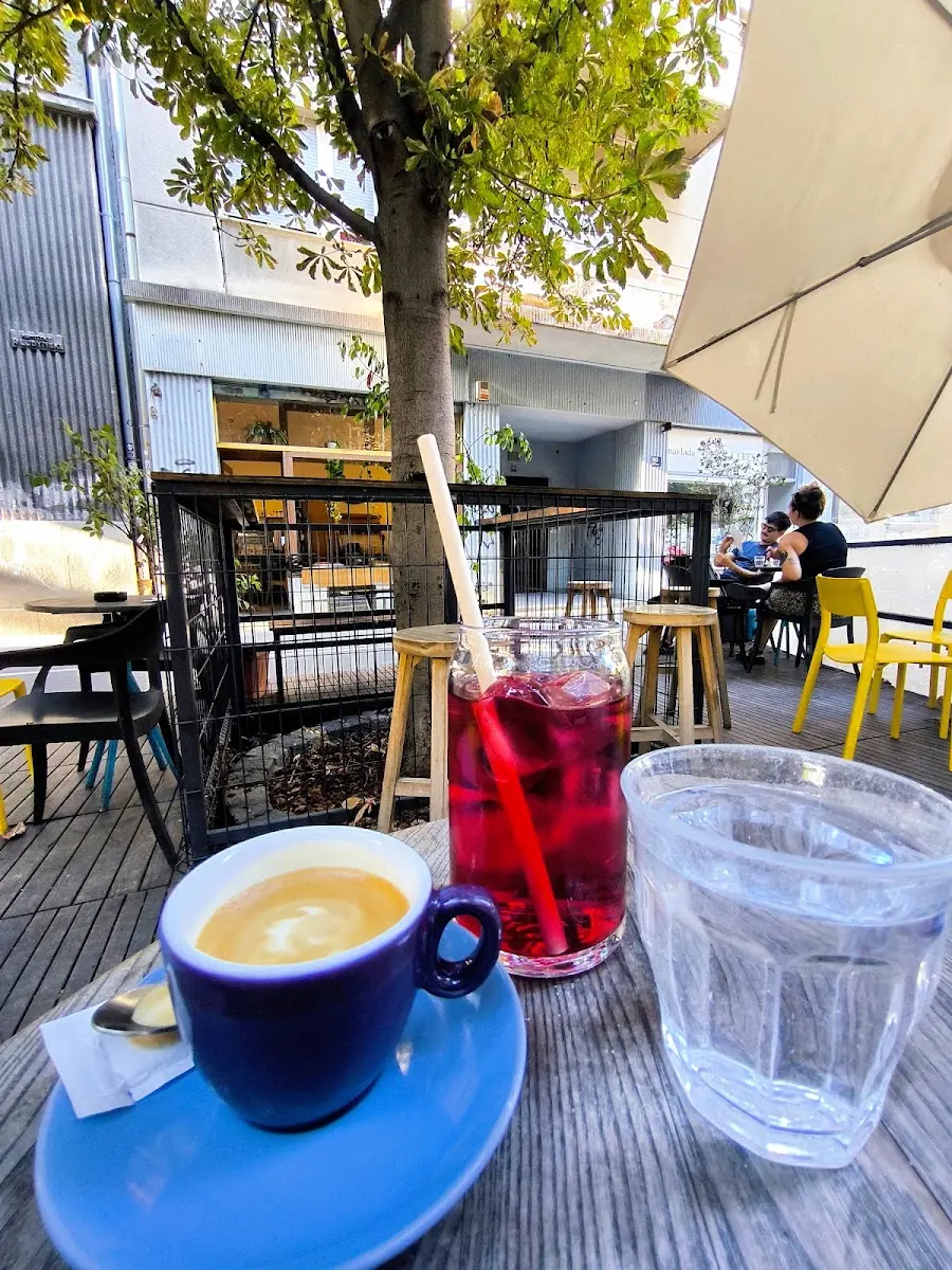 Cogito Coffee Deželićeva interior