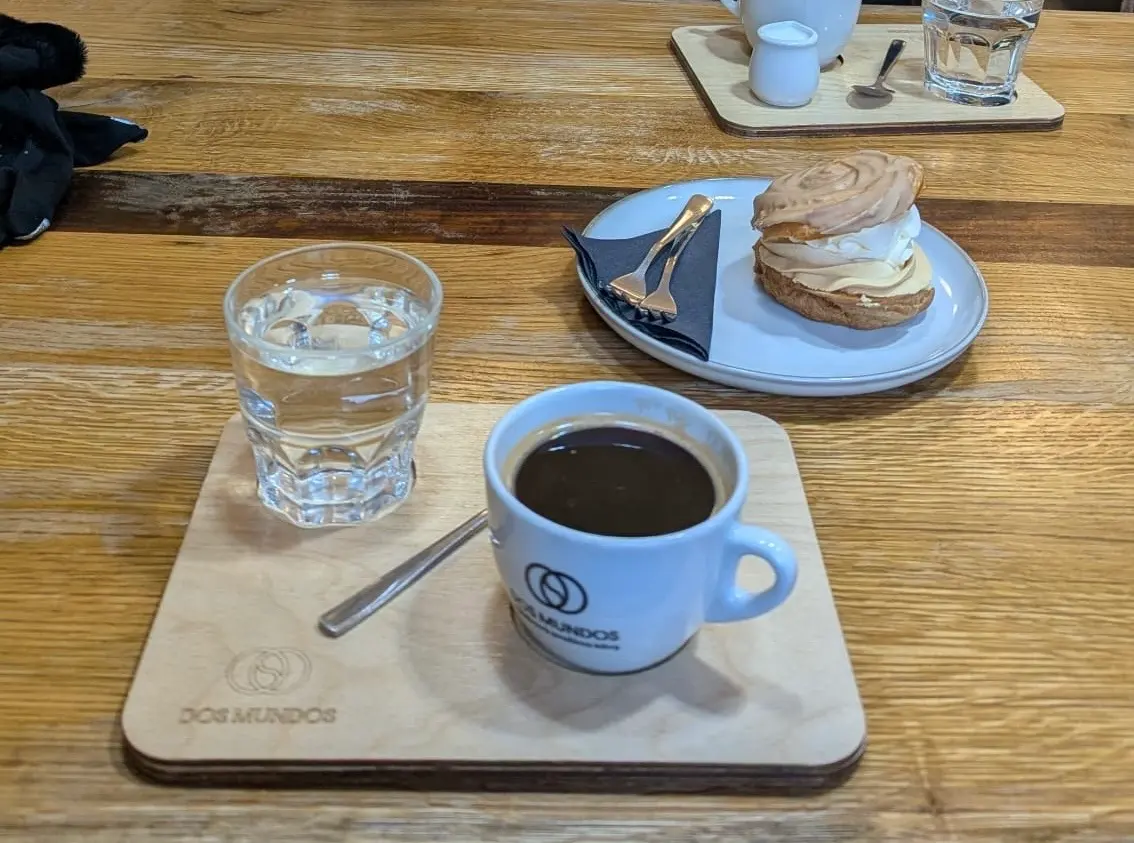 Dos Mundos Cafe photo 3