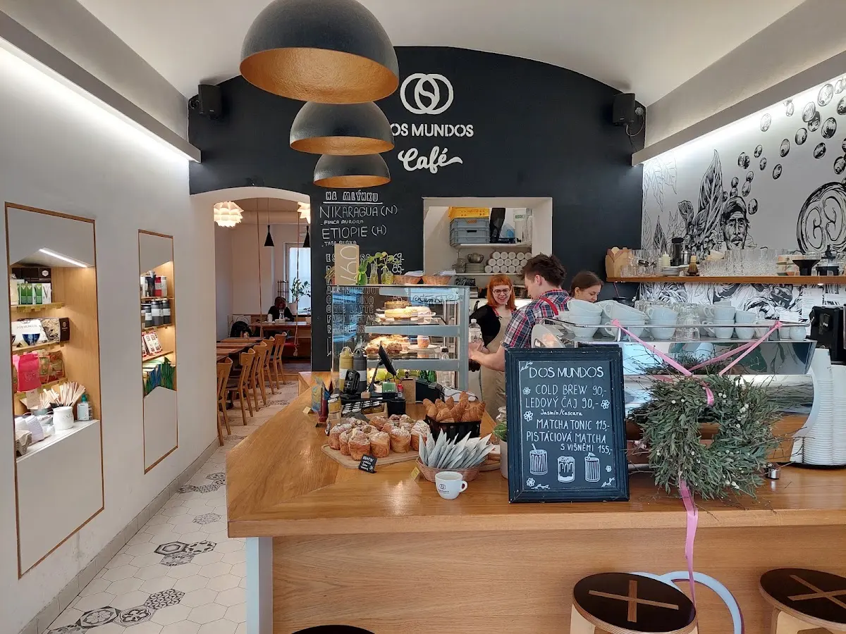 Dos Mundos Cafe photo 4