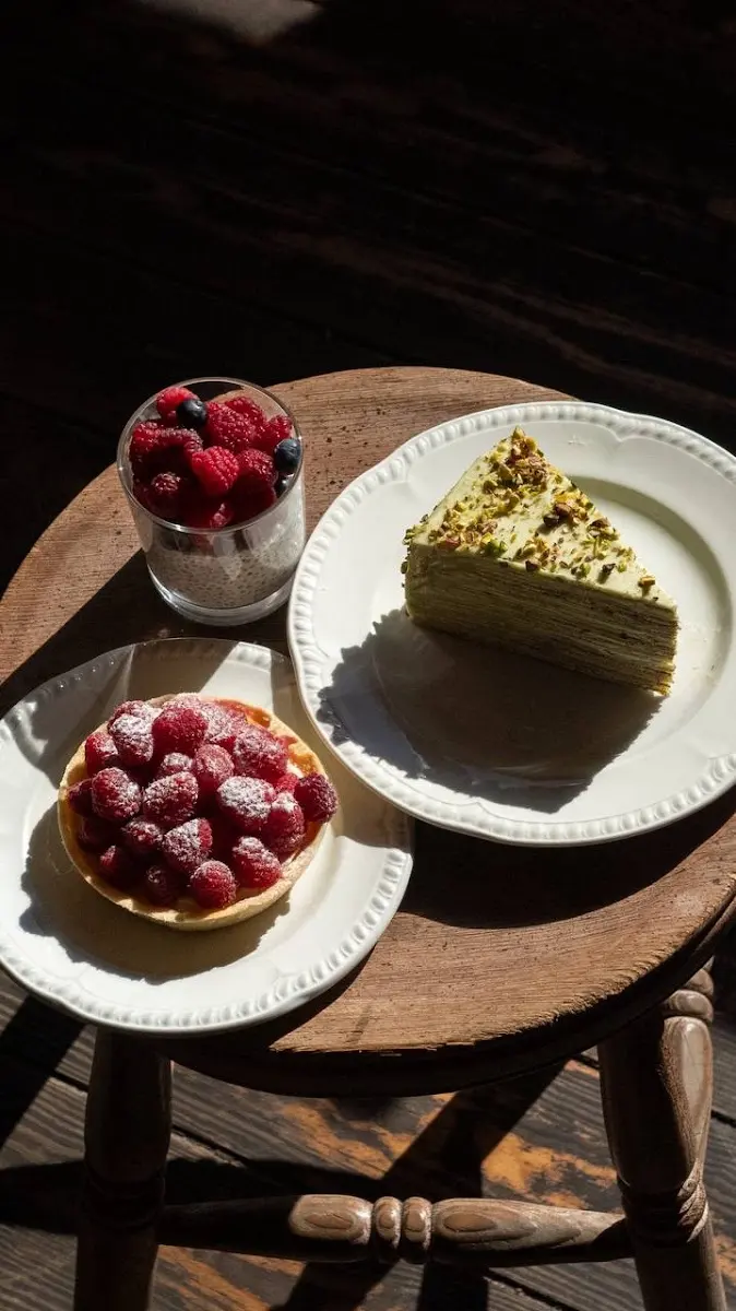 DoubleDecker Cake & Coffee interior