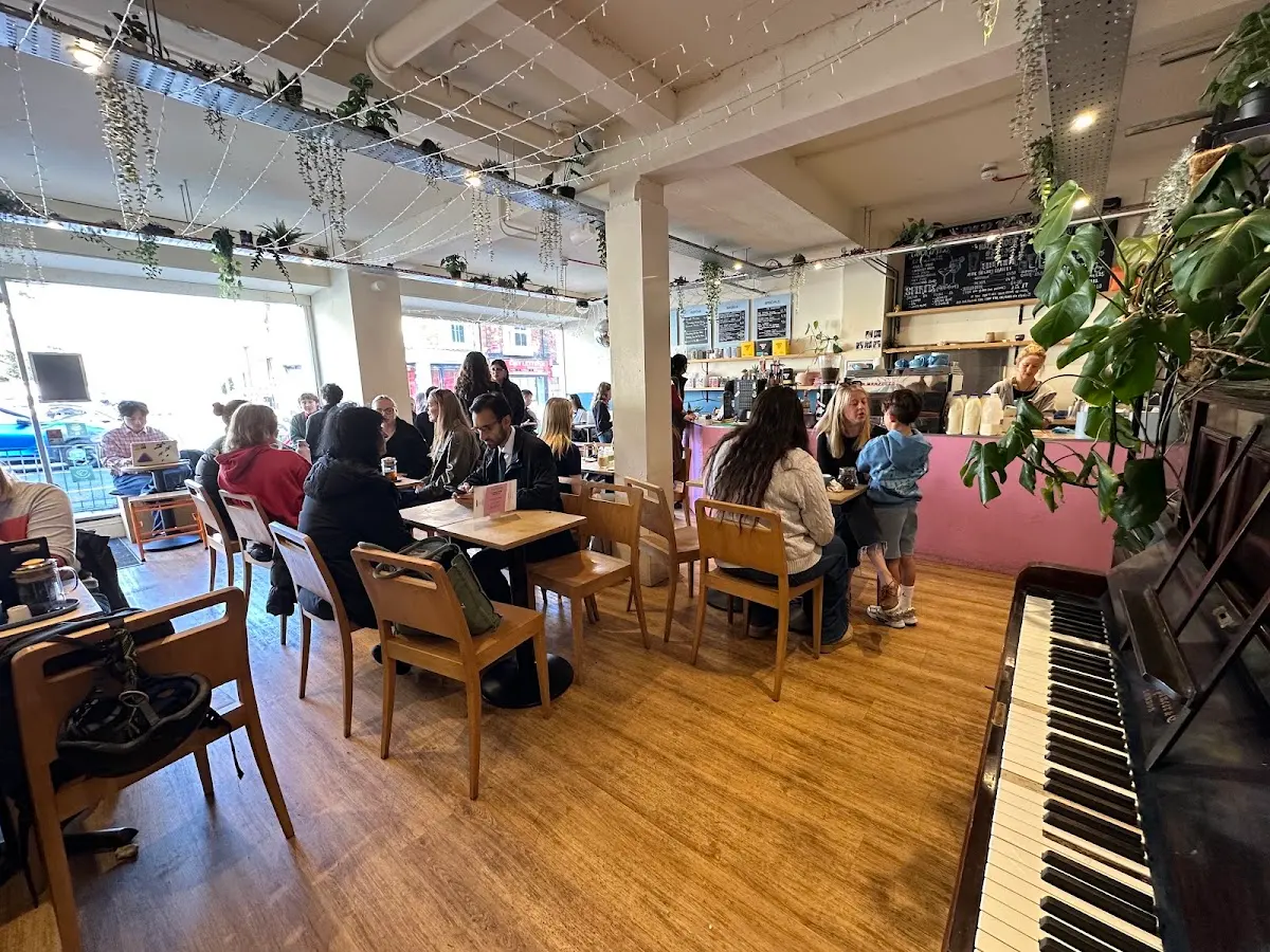 Hey Brew Espresso interior