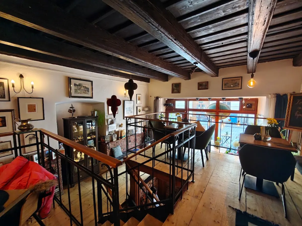 Kaviareň Poetika interior