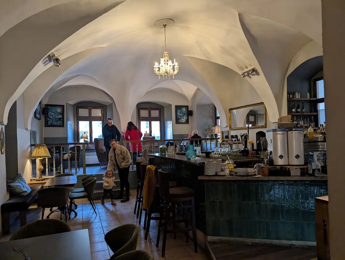 Leroy Bar & Café photo 3
