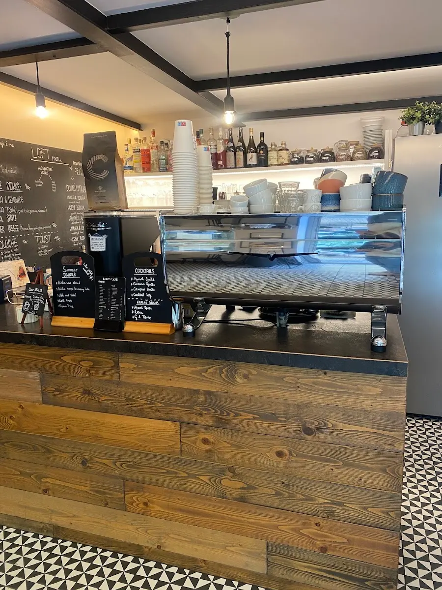 Loft cafe Karlín interior