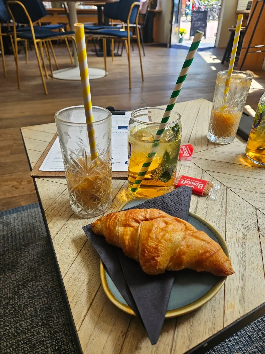 Mos Coffee Bar photo 5