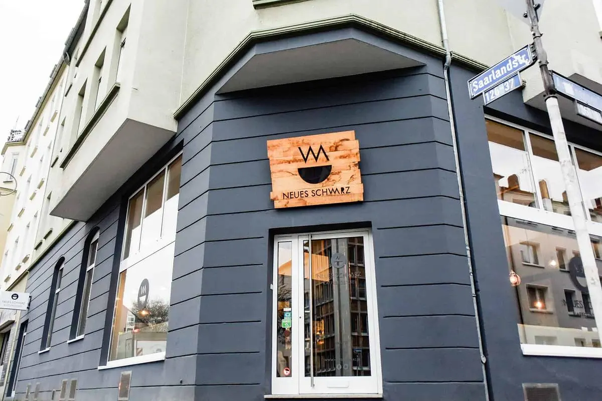 Neues Schwarz Kaffeerosterei