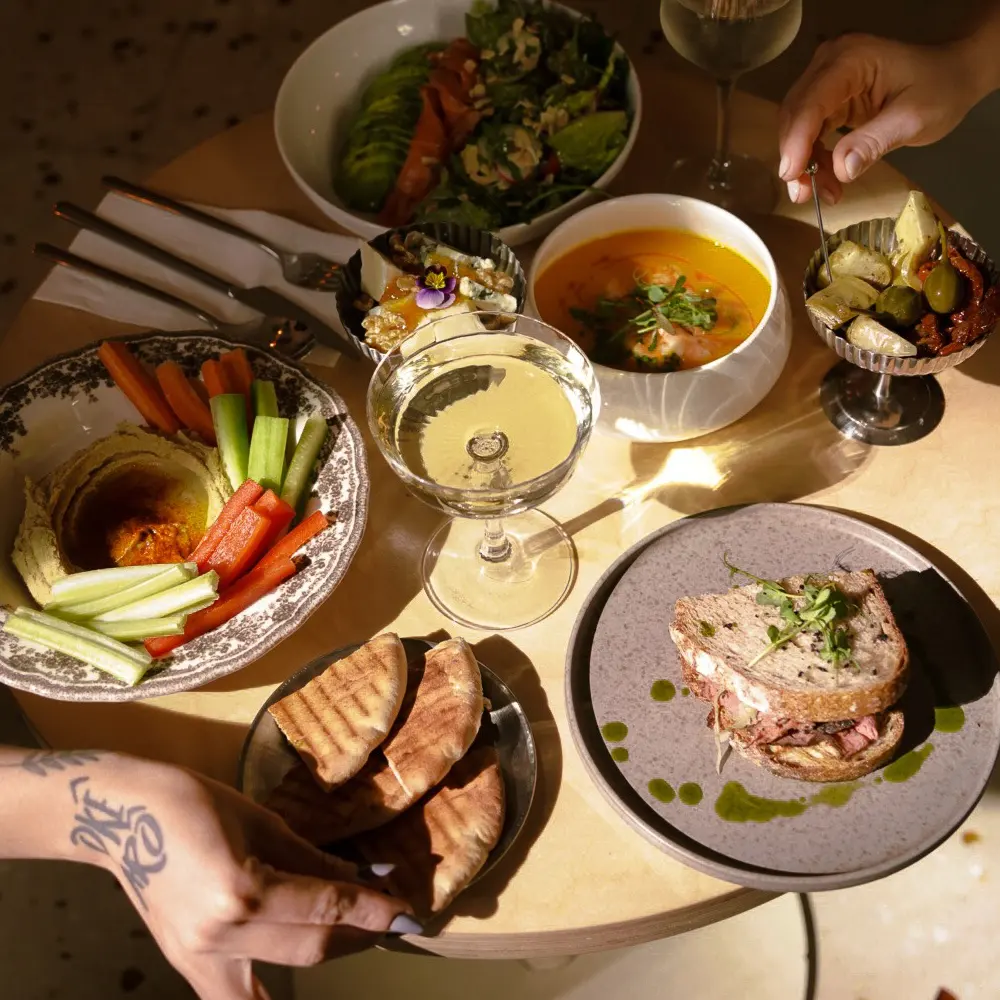 Sense of Coffee & Wine interior