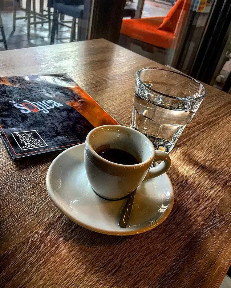 Šoljica Specialty Coffee & Tea Bar interior