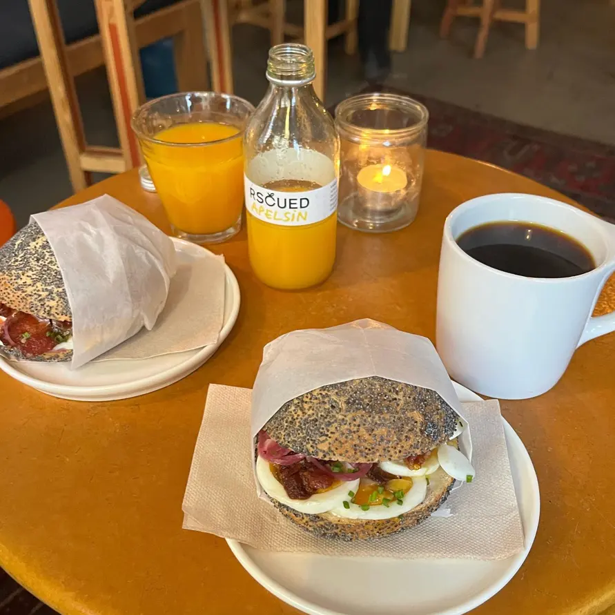 Viktors Kaffe interior